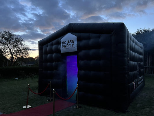 House Party Sweden: Släpp loss alla festivaler med ett väderbeständigt tält